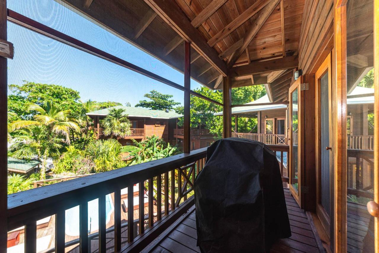 Cocolobo Resort West End Exterior photo