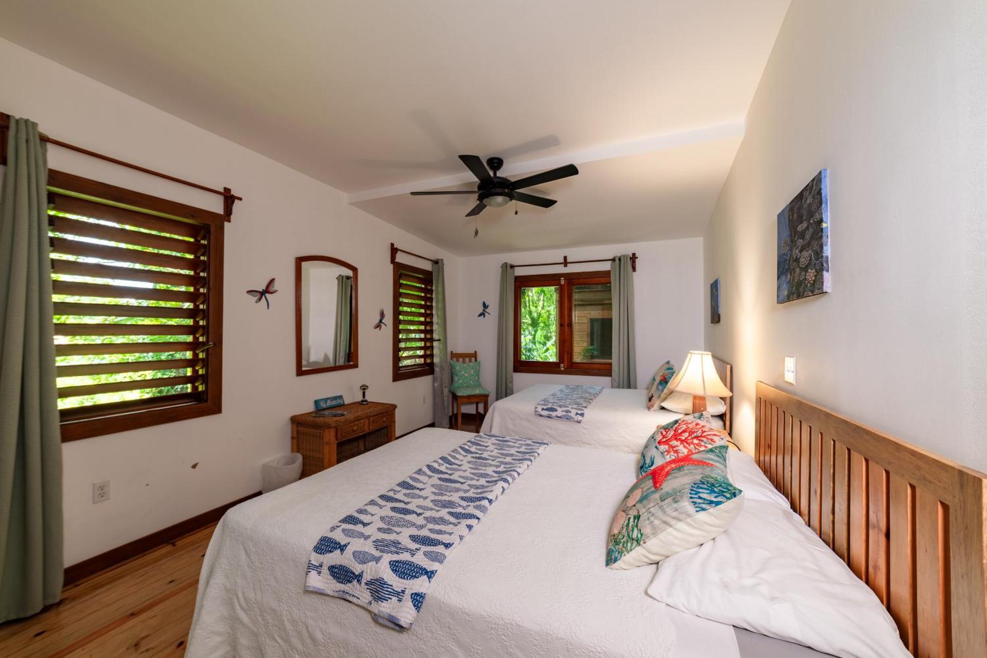 Cocolobo Resort West End Exterior photo